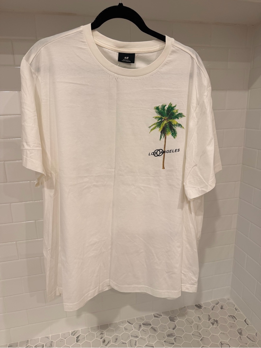 H&M White T-Shirt with Green Palm Tree Graphic